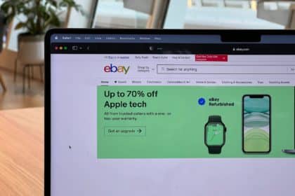 Kako napraviti eBay račun - stranica eBay otvorena na laptopu